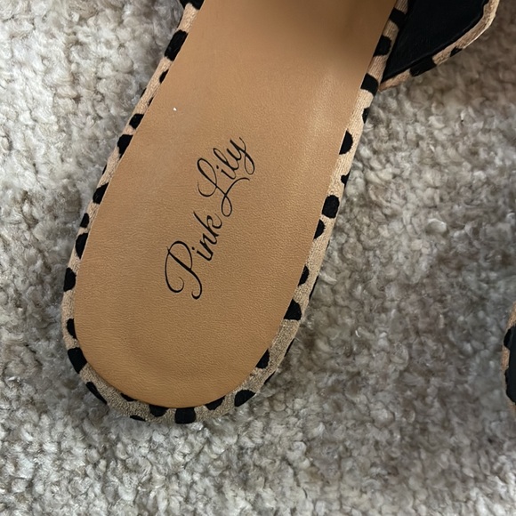 Pink Lily Cheetah Mules - Picture 3 of 3